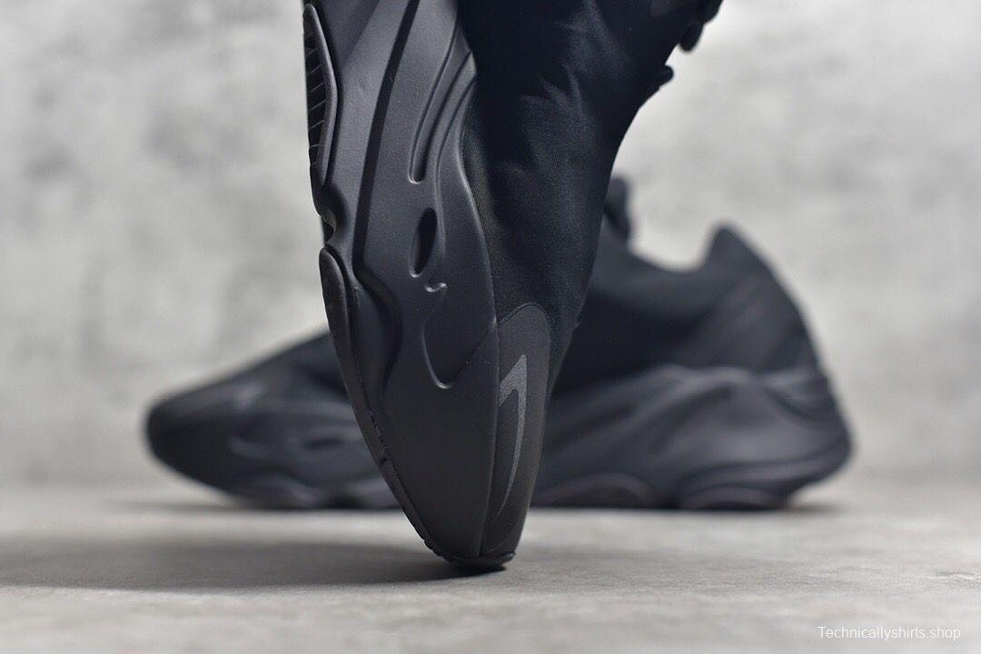 Adidas Yeezy Boost 700 MNVN