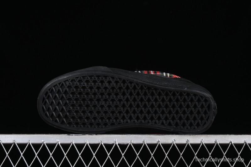 Vans Classics Knu Skool Retro Sneakers with Enlarged Toe and Thickened Trim - VN0009QC3N6