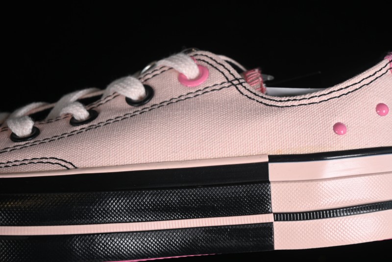 Converse Chuck 70s Low-Top Casual Sneakers with Black-Pink Chain Design - A09542C
