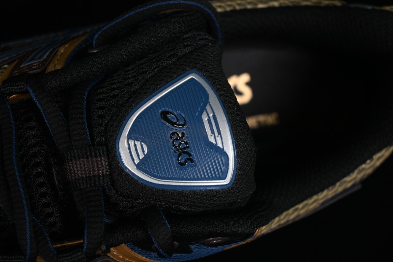 Asics Gel-Quantum Kinetic Retro Casual Sneakers with Thick Sole and GEL Scutoid Technology - 1203A270-202