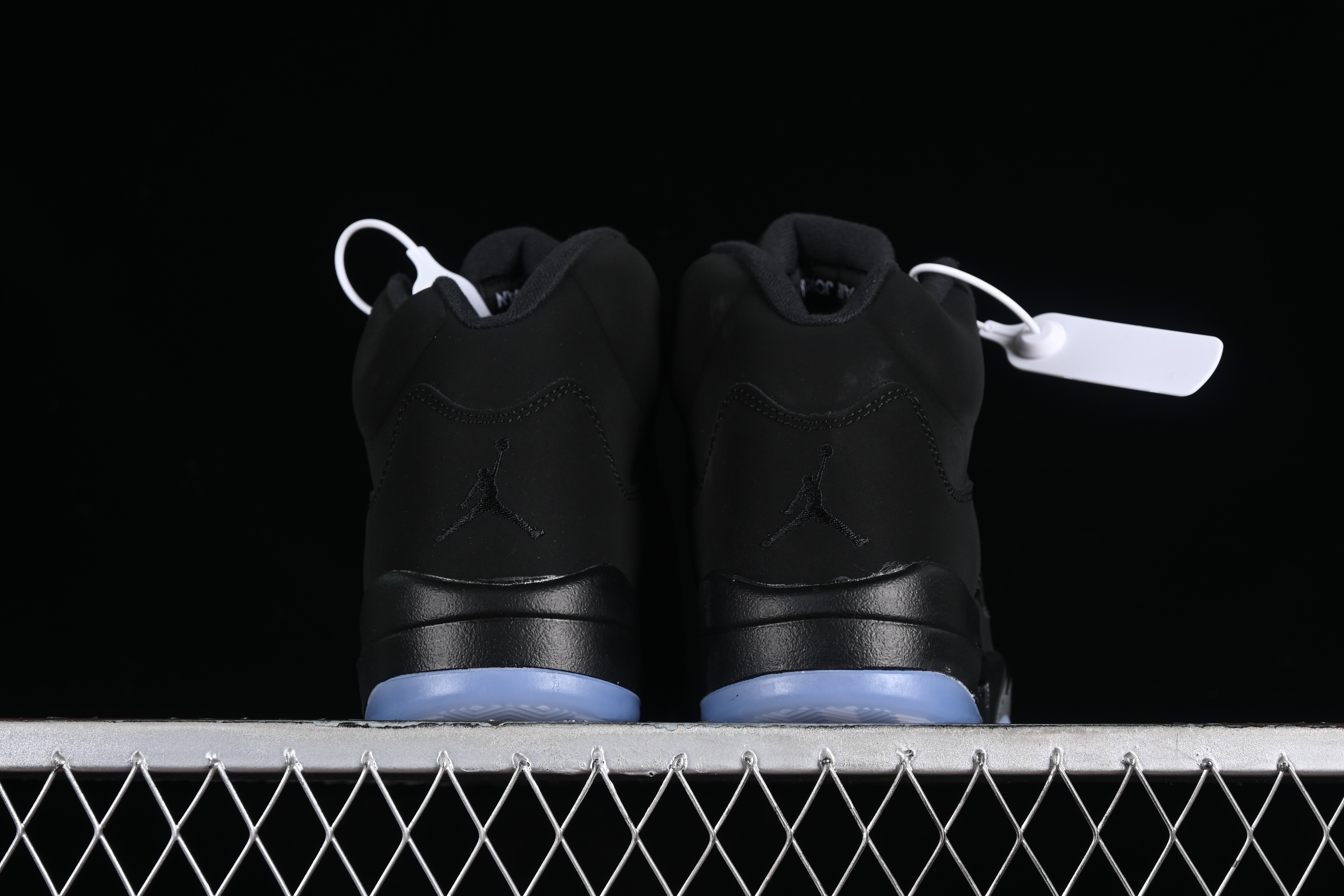 Nike Air Jordan 6 Retro Basketball Shoes with Black Leather and Suede Upper - FZ2239-001