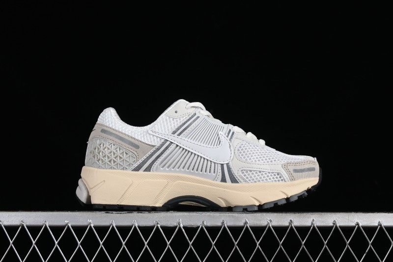 Nike Zoom Vomero 5 Retro Casual Running Shoes with EVA Lightweight Cushioning - HF0731-007