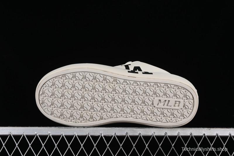 MLB Chunky Classic Base New York Yankees Lightweight Platform Casual Sneakers - 3ASXCCB4N07CRS