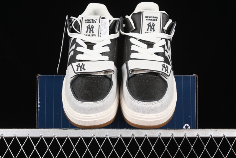 New York Yankees Chunky Liner Mid Denim Monogram Sandals with Velcro Closure and Thick Sole - 3ASXCHL4N50GRS
