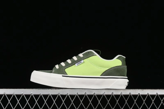 Vans Chukka Push Low-Top Skate Shoes with Slip-Resistant Sole in Apple Green - VN0008ZE08P