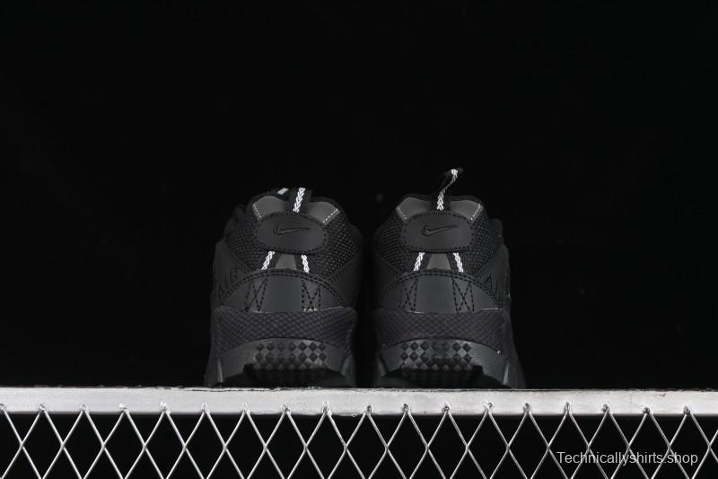 Nike Air Humara Retro Trail Running Shoes with 1990s Outdoor Style - 924464-001