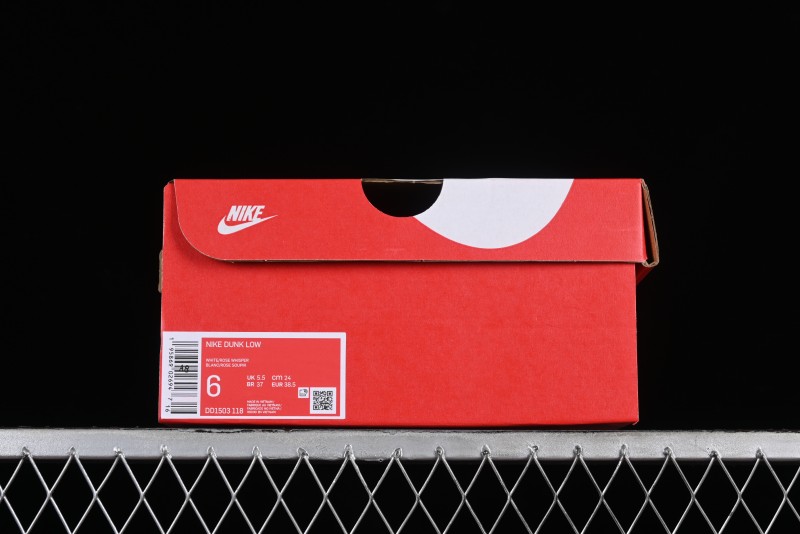 Nike Dunk Low SB Christmas Gift Strawberry Cake Casual Sneakers with Dual Laces - DD1503-118