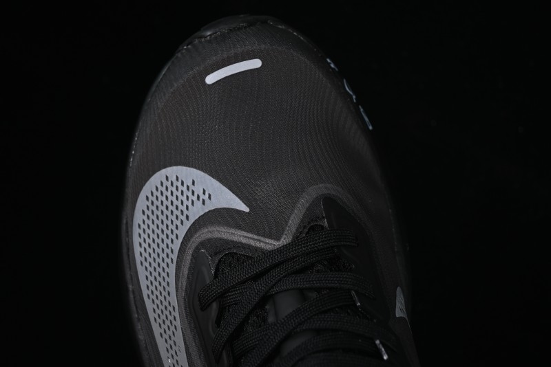 Nike Zoom Fly 6 Lightweight Responsive Running Shoes with Carbon Fiber Plate - FN8454-001