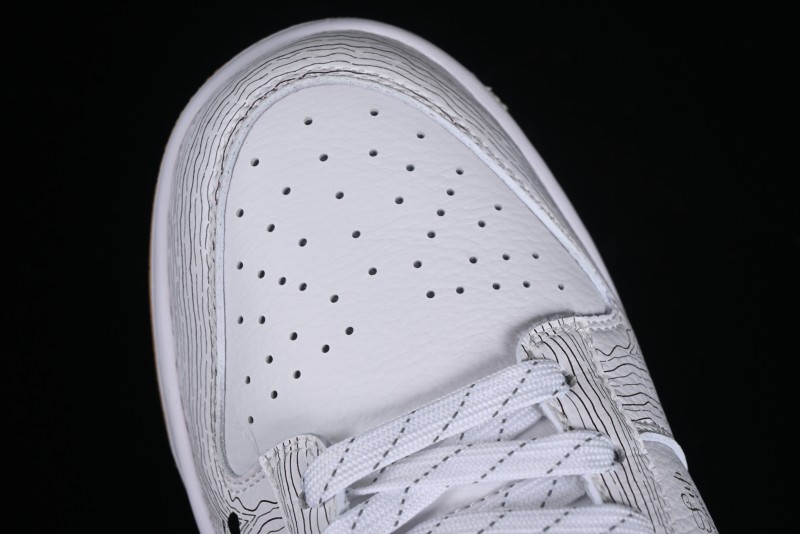 Supreme x Nike Dunk Low SB Casual Skate Shoes with Zoom Air Cushion - XD6188-034