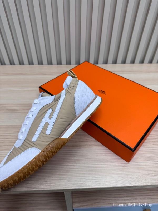 2025 Unisex Hermès White Beige Suede Down Fabric Sneakers Top Version KFY00300