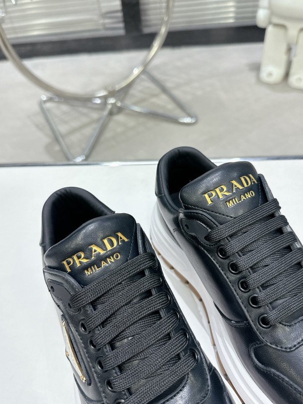 2025 Unisex Prada Black Calf Leather Sneakers KFY00310