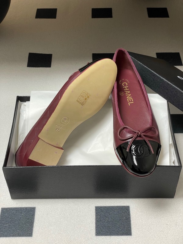 2025 Women Chanel Purple Black Leather Ballet Flats KFY00320