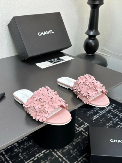 2025 Women Chanel Pink Suede Slippers