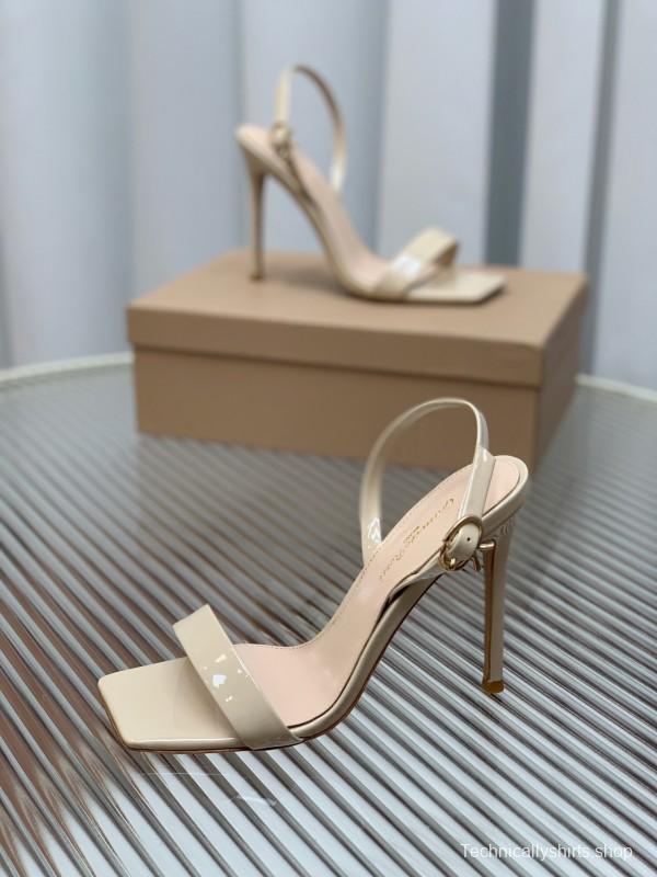2025 Women Gianvito Rossi Beige Patent Leather Sandals
