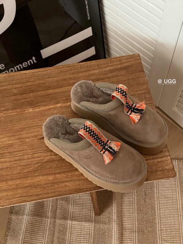 2024 UGG Grey Suede Slippers Woven Tassel MJ00230