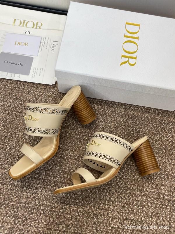 2025 Women Dior Beige Leather Slippers KFY00310
