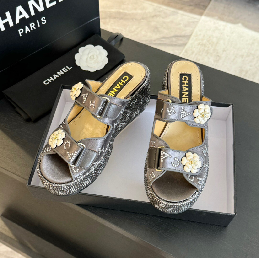 2025 CHANEL Grey Leather Platform Slippers LY00330