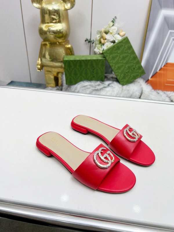 2025 Gucci Red Leather Slippers GG Ornament MJ00190