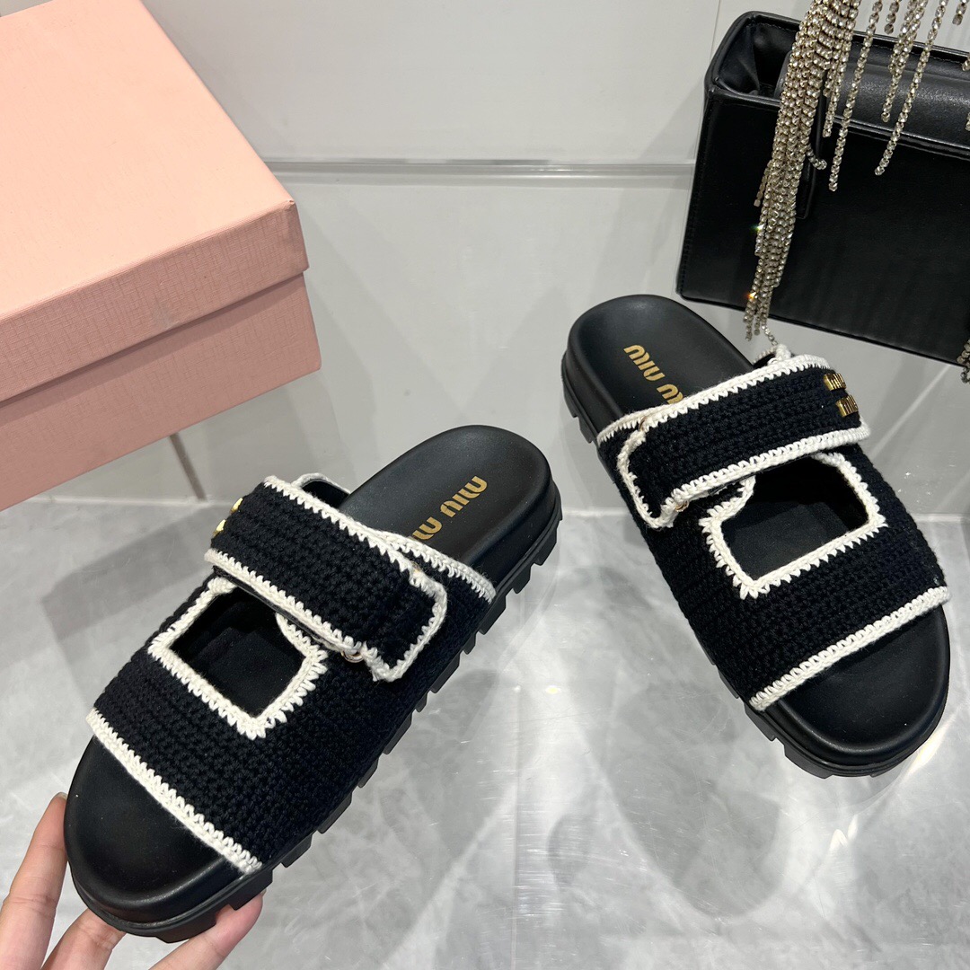 2025 Miu Miu Black White Crochet Leather Slippers KFY00290