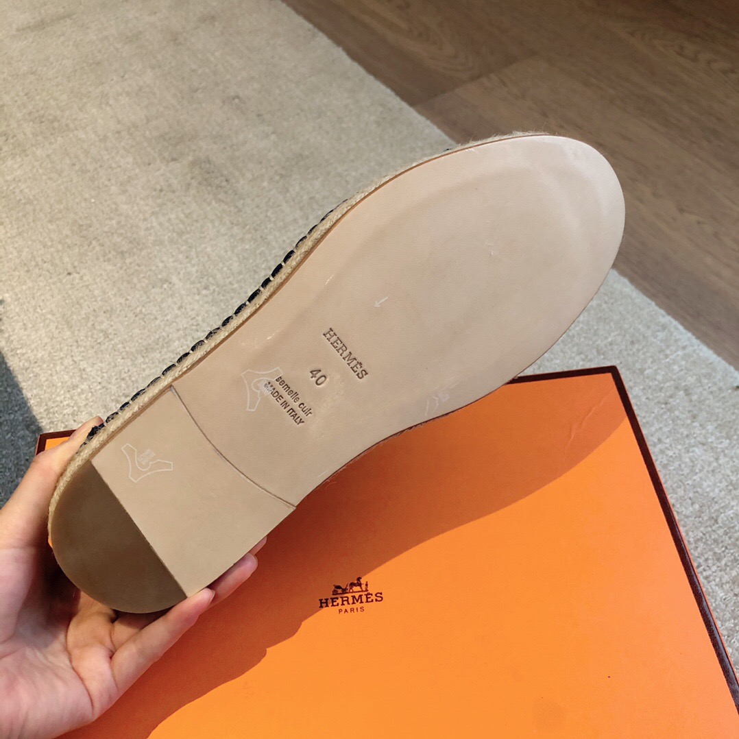 2025 Unisex Hermes Black Calfskin Loafers AS00380