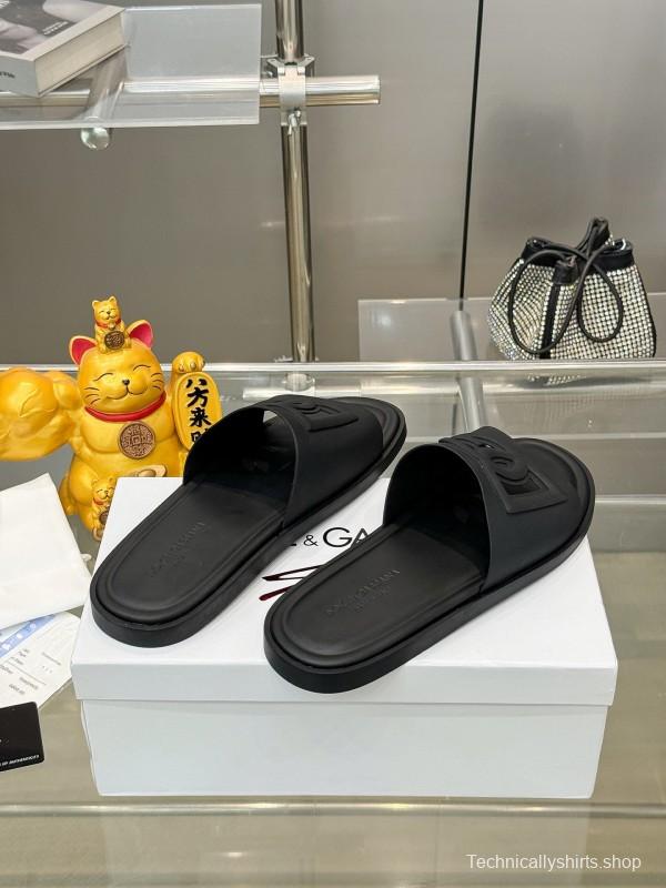 2025 Men Dolce & Gabbana Black Leather Slippers KFY00150