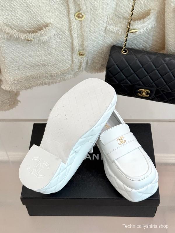 Chanel 25K Fall/Winter New Double C Platform Loafer Shoes with Waterproof Platform - KFY00320