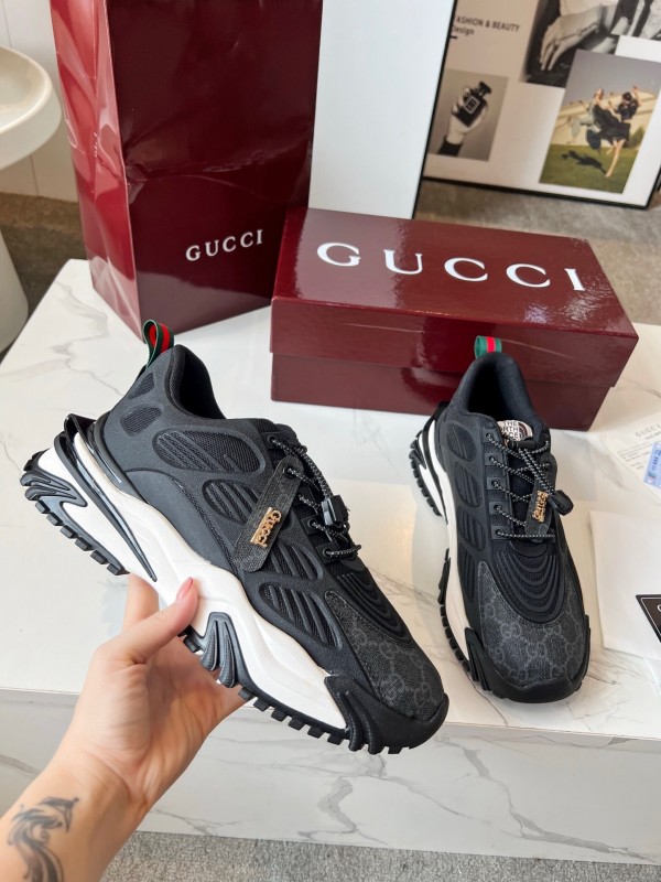 Gucci 2.0 Sneakers with Reflective Stripes and Retro Design - LY00320