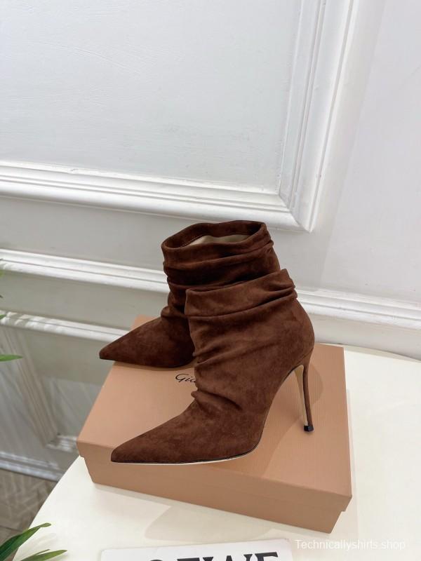 Gianvito Rossi Fall/Winter 2025 GR Pointed Toe Retro Pleated High Heel Ankle Boots - KFY00340