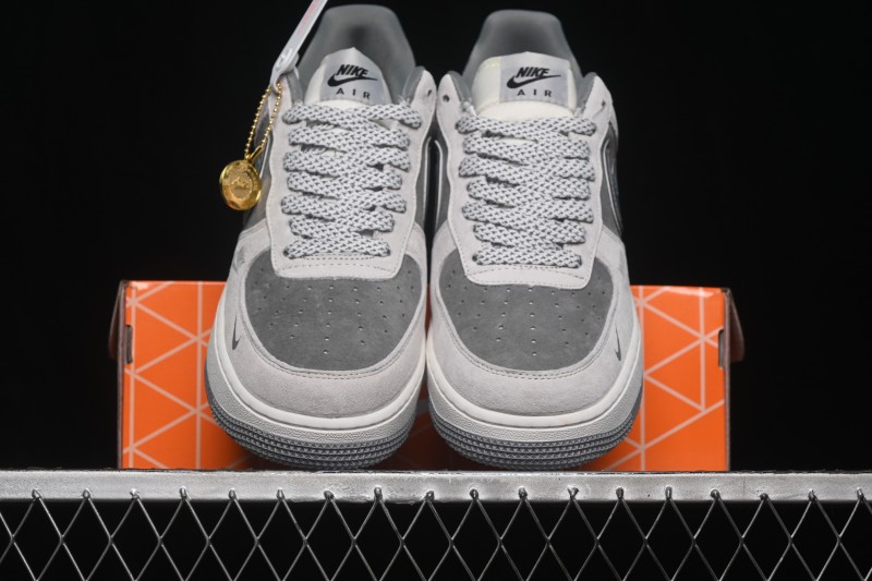 Nike Air Force 1 '07 Low Collaborative Basketball Sneakers with Full-Length Air Cushioning - WY0655-102