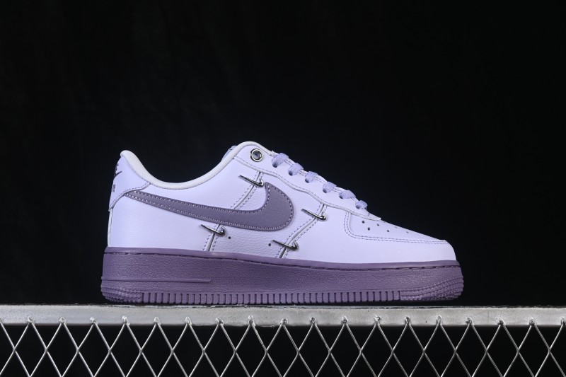 Nike Air Force 1 '07 Low Basketball Sneakers with Full-Length Air Cushion - IX5253-555