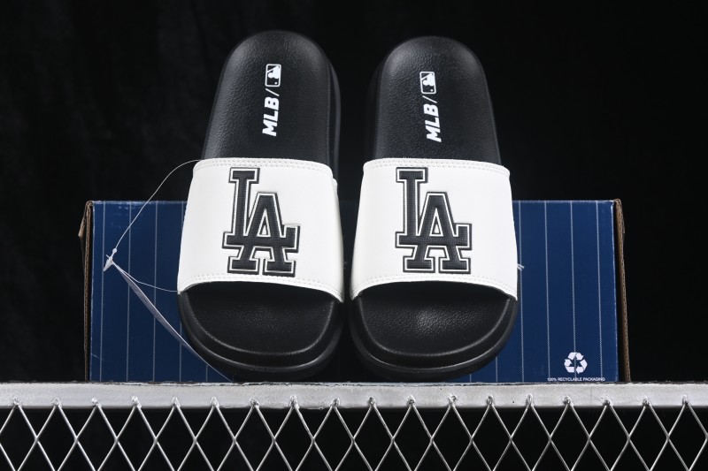 MLB Chunky Mound Basic New York Yankees Summer Casual Slides - 3ALPCMM4N07IVS