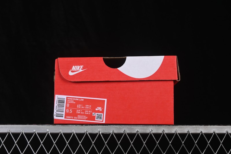 Nike SB Dunk Low Skateboarding Shoes with Cushioned Collar - IM6670-202
