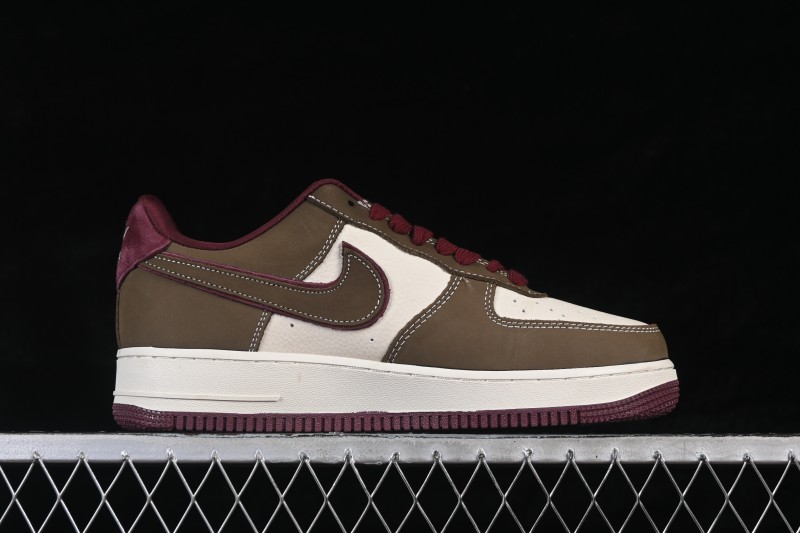 Nike Air Force 1 '07 Low Basketball Shoes with Co-Branded Design and Classic Cushioning - BK1916-011