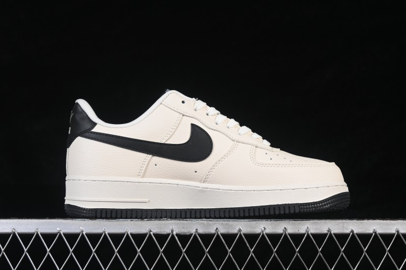 Nike Air Force 1 '07 Low Classic Basketball Sneakers with Cream and Black Color Blocking - LD1999-018