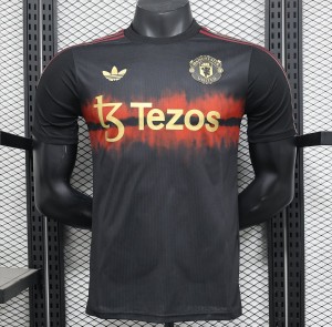 Player Version 24/25 Manchester United Black/Red Pre-Match Jersey