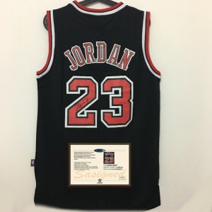 MICHAEL JORDAN BLACK 1996/97 SIGNED